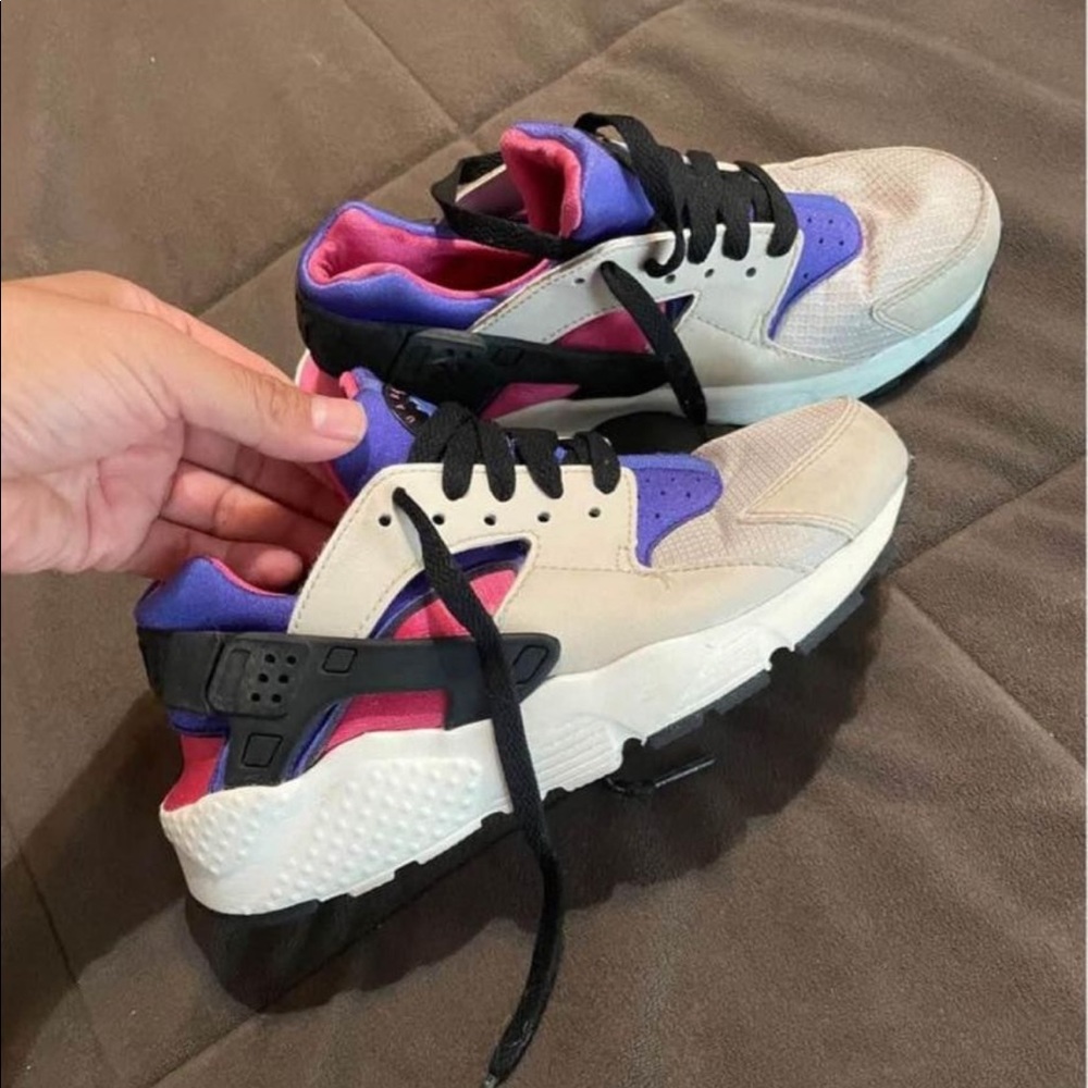 Girls Nike shoes
